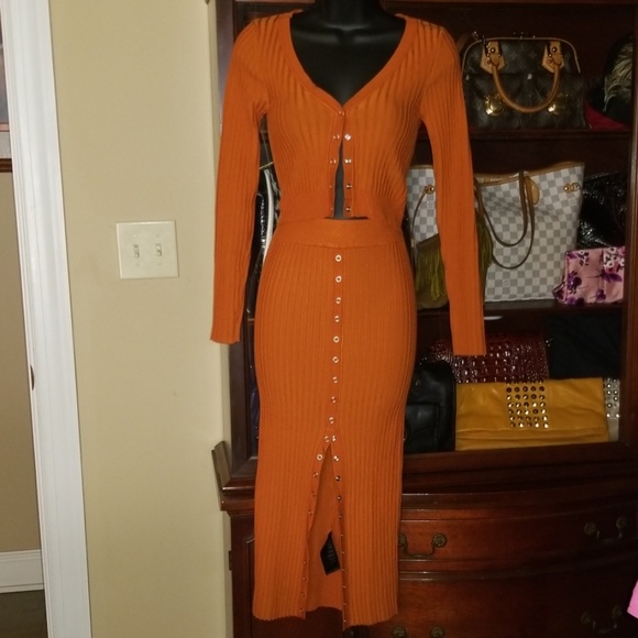 Gorgeous 2 piece skirt set - Picture 1 of 6